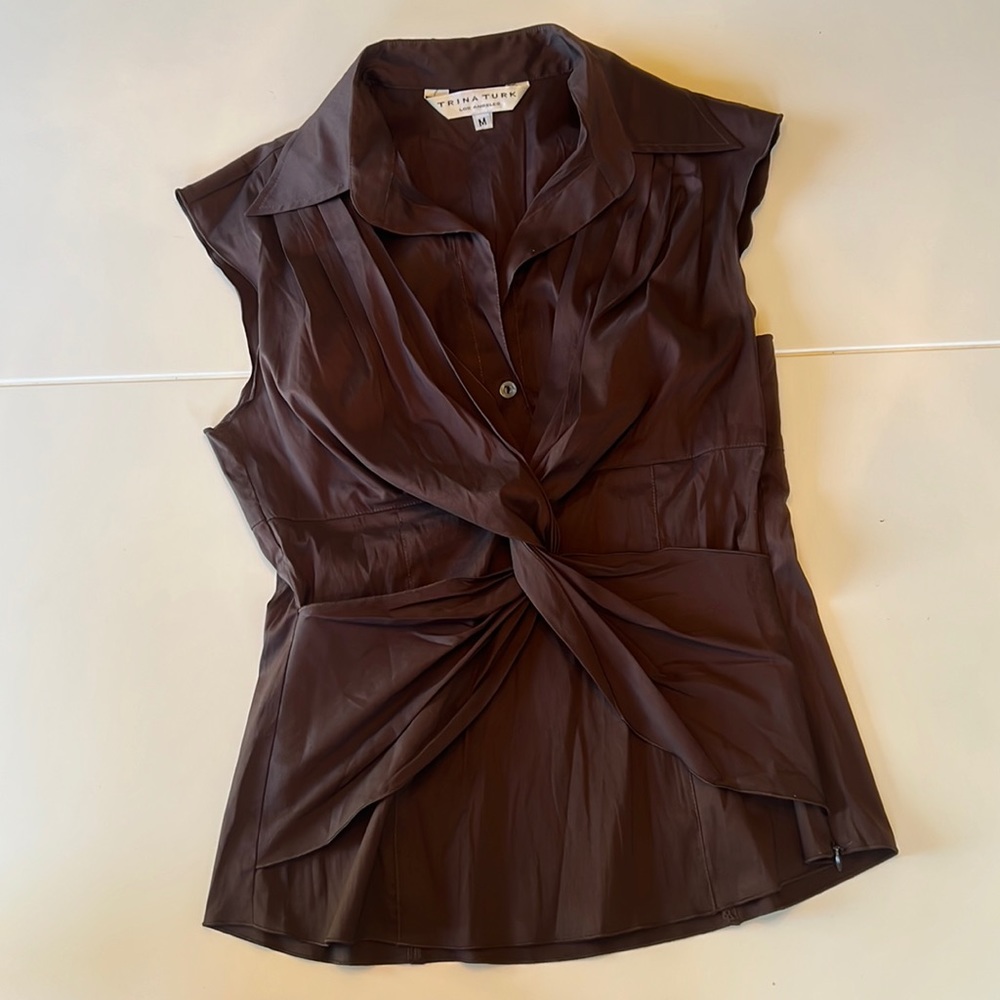 Stunning modern sleeveless blouse